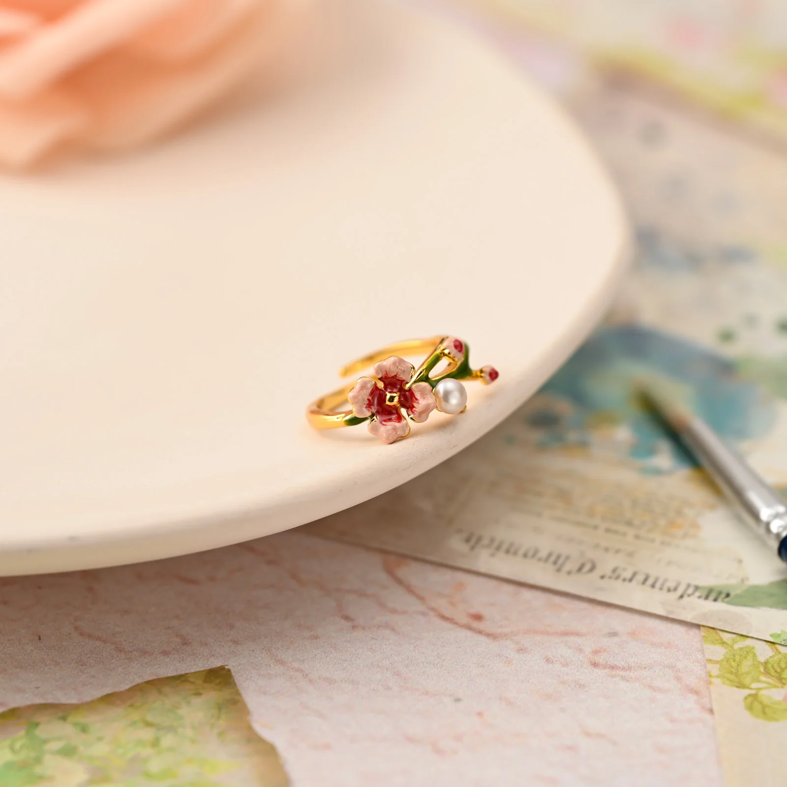 Floral Elegance: The Perfect Bloom Ring