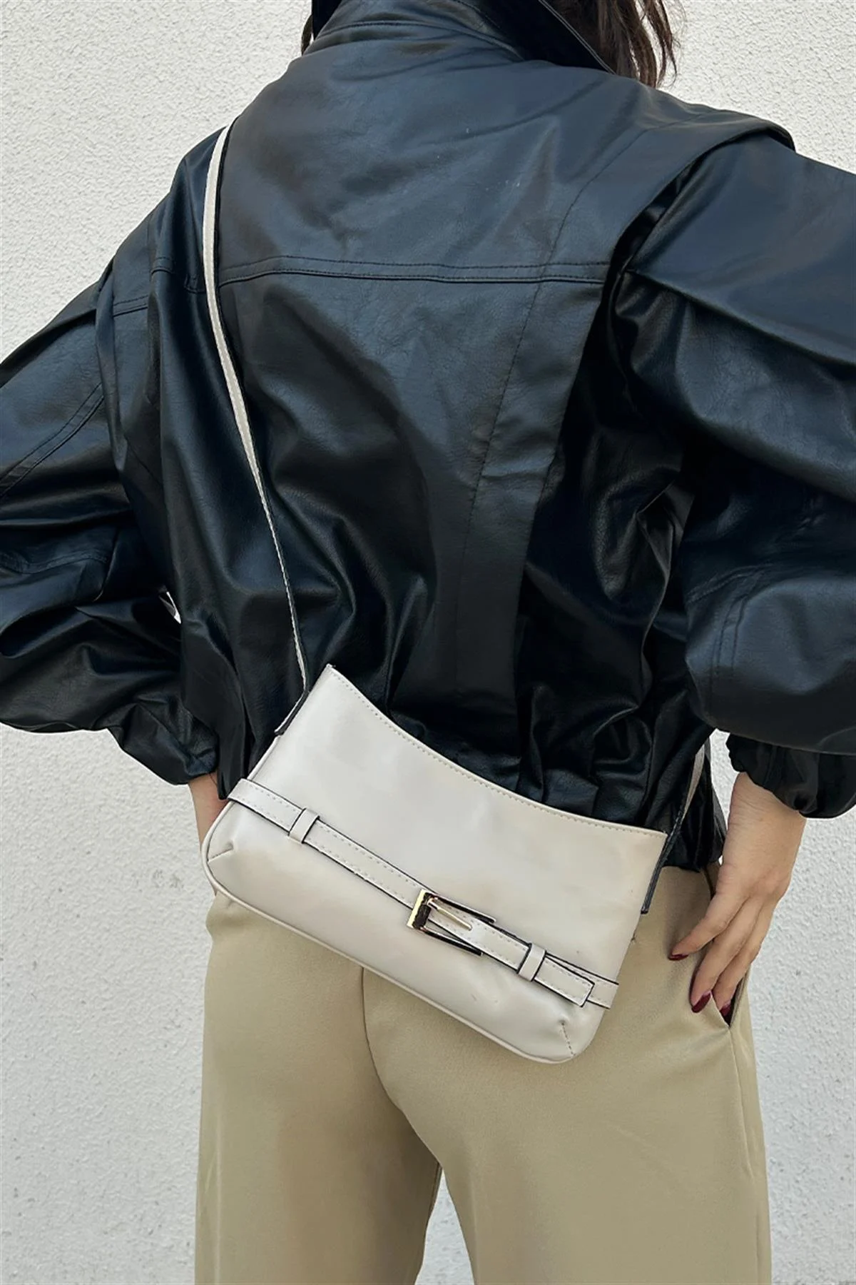 Elegant Beige Shoulder Bag