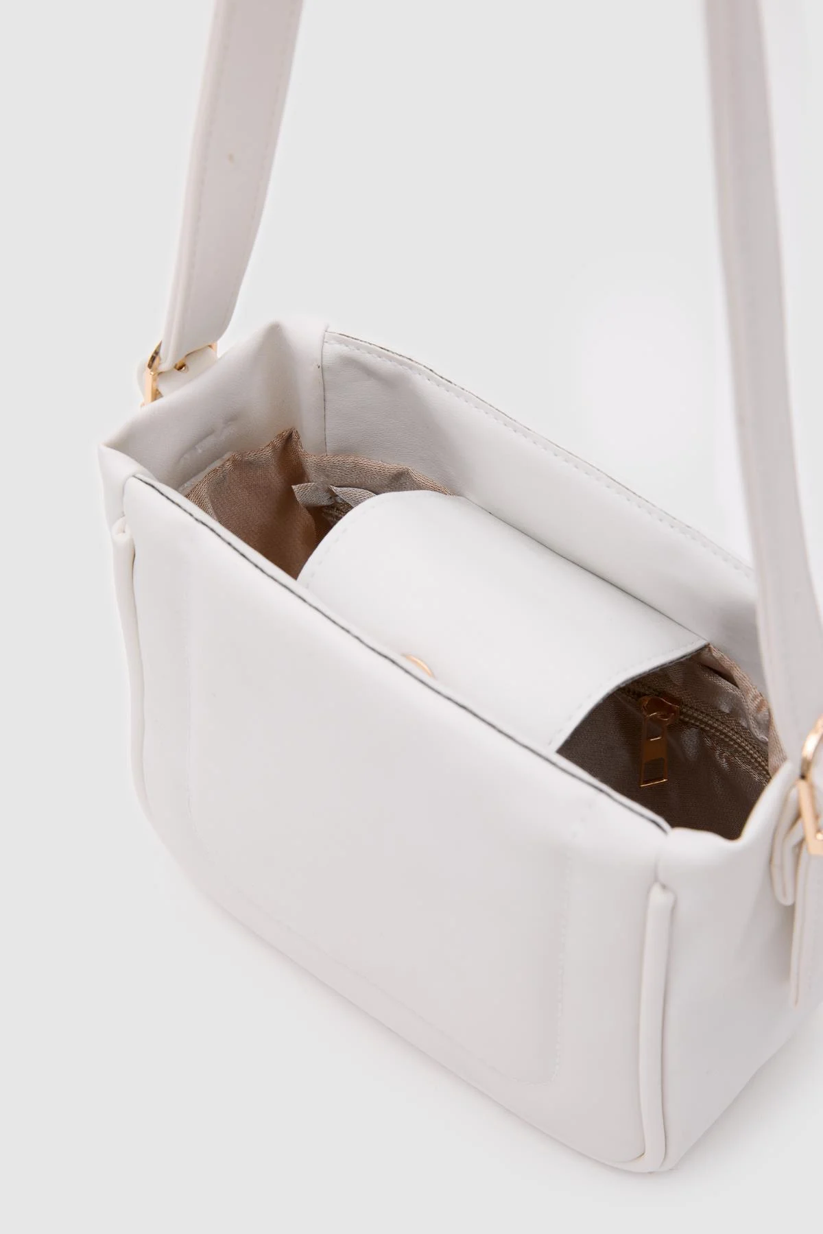 Elegant White Shoulder Bag