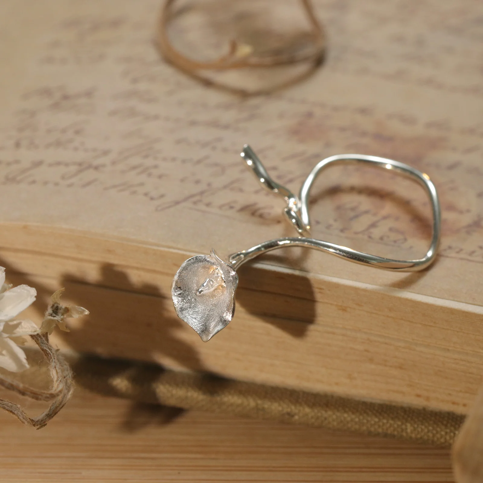 Elegance Unfurling Ring