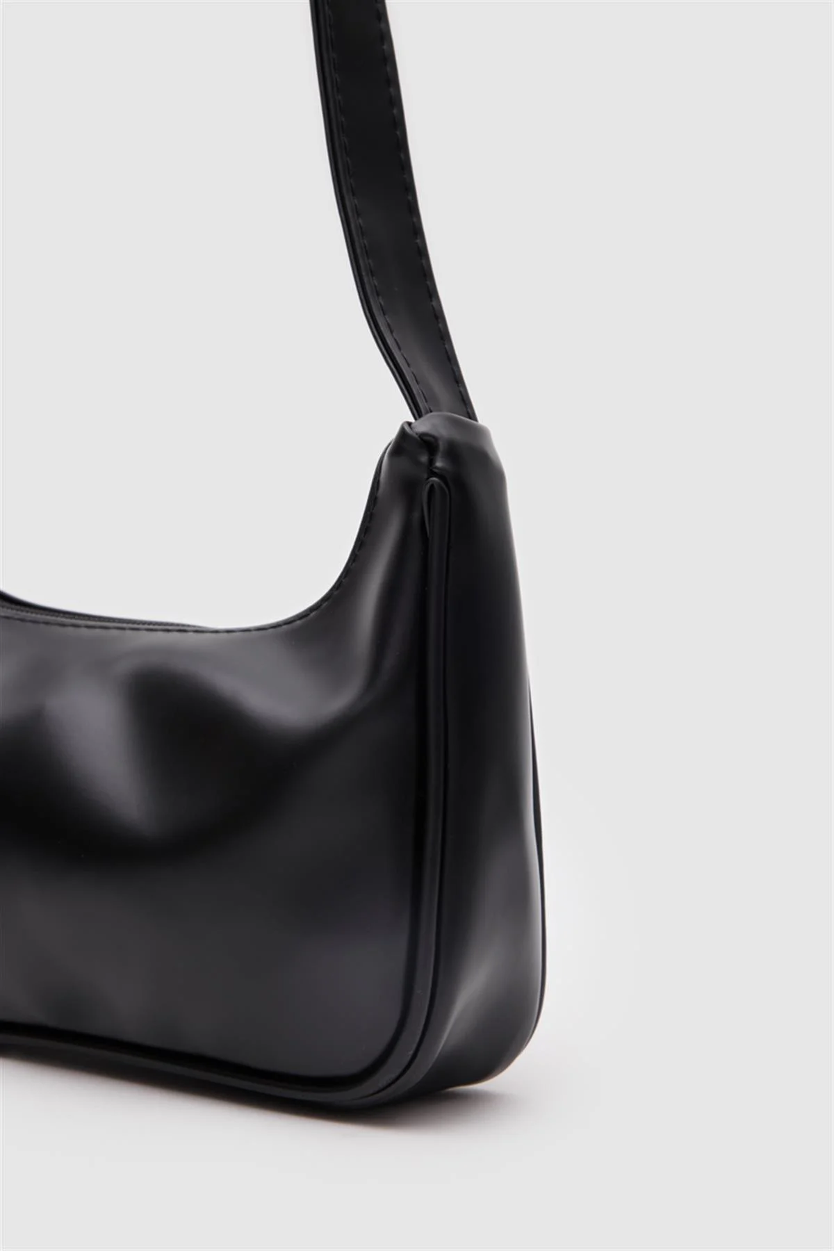 Elegant Black Shoulder Bag